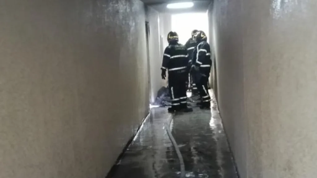 16f2bf54de8b400587cb182e2a302ef0