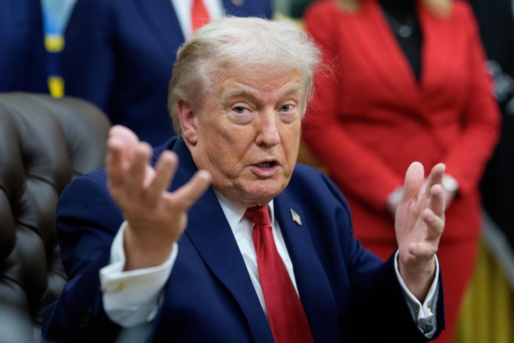 Trump amenaza con un arancel del 50 % a aeronaves de Canadá por certificación de aviones