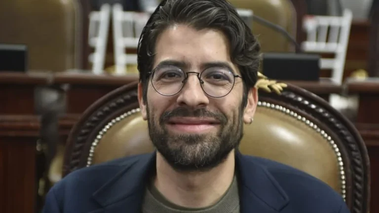 77353e3ce20841aea874d5152d12aca0